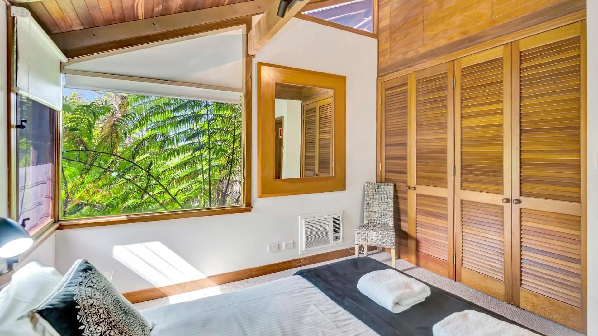 Aparthotel The Oasis Apartments And Treetop Houses Byron Bay