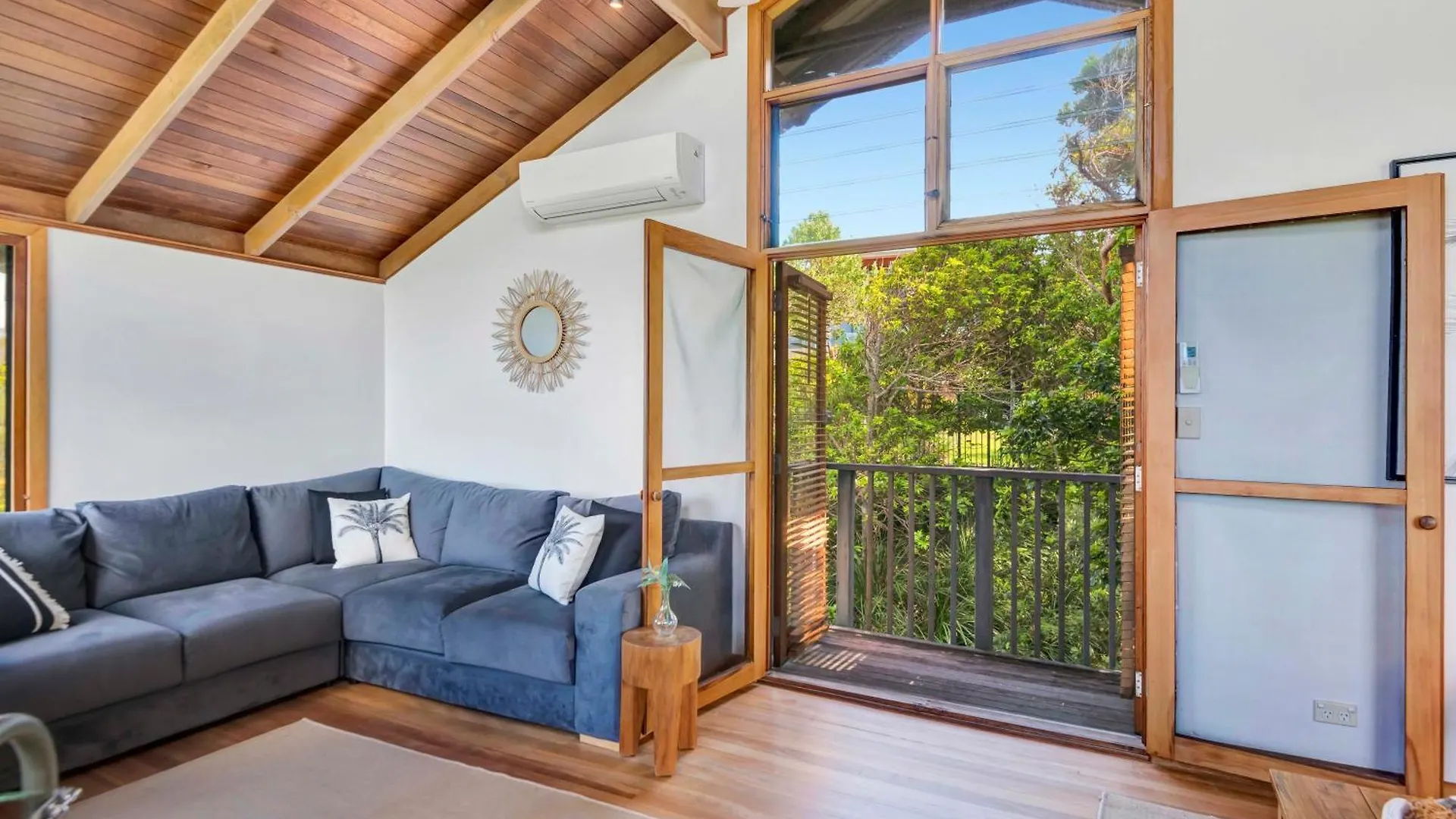 The Oasis Apartments And Treetop Houses Byron Bay Aparthotel