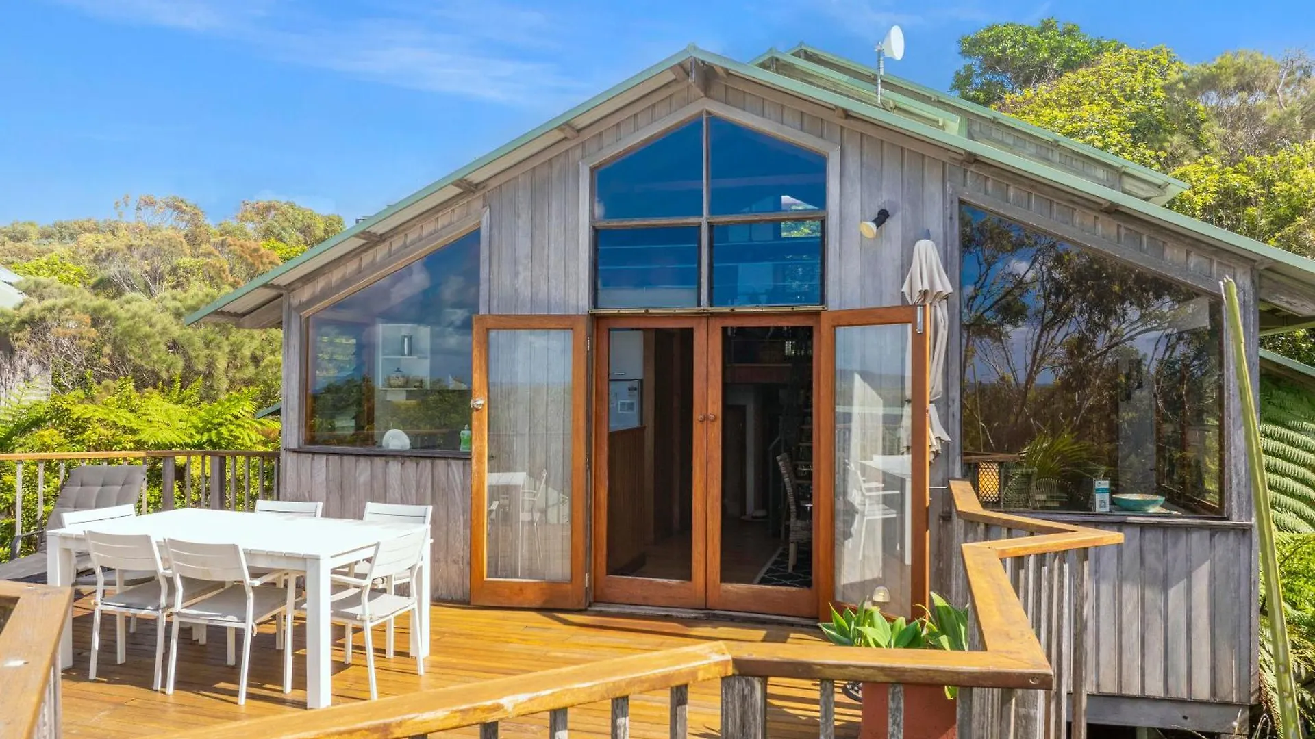 Aparthotel The Oasis Apartments And Treetop Houses Byron Bay