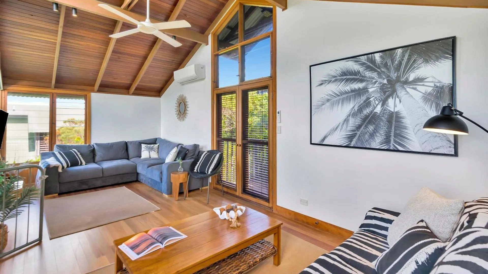 The Oasis Apartments And Treetop Houses Byron Bay Australia
