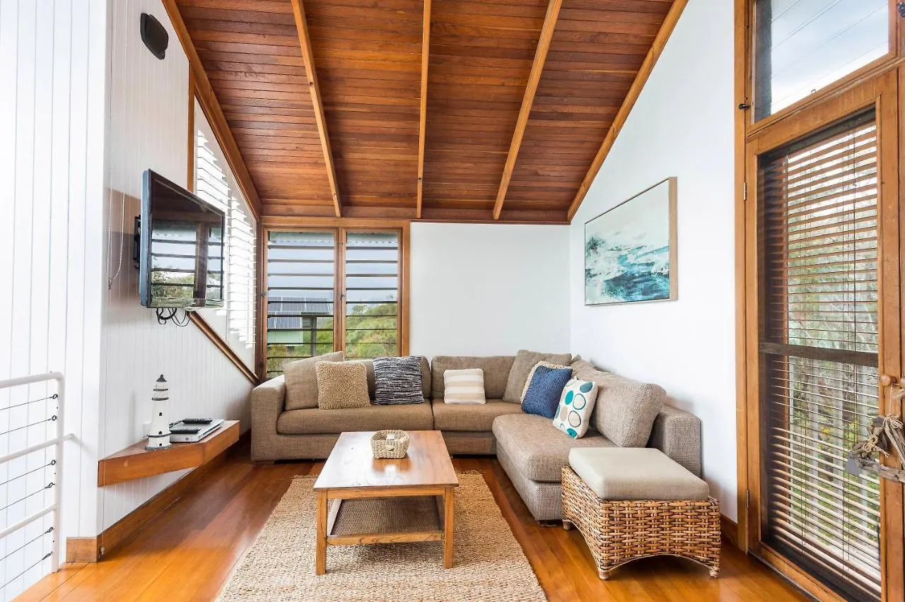 The Oasis Apartments And Treetop Houses Byron Bay