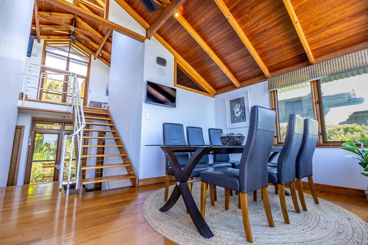 The Oasis Apartments And Treetop Houses Byron Bay