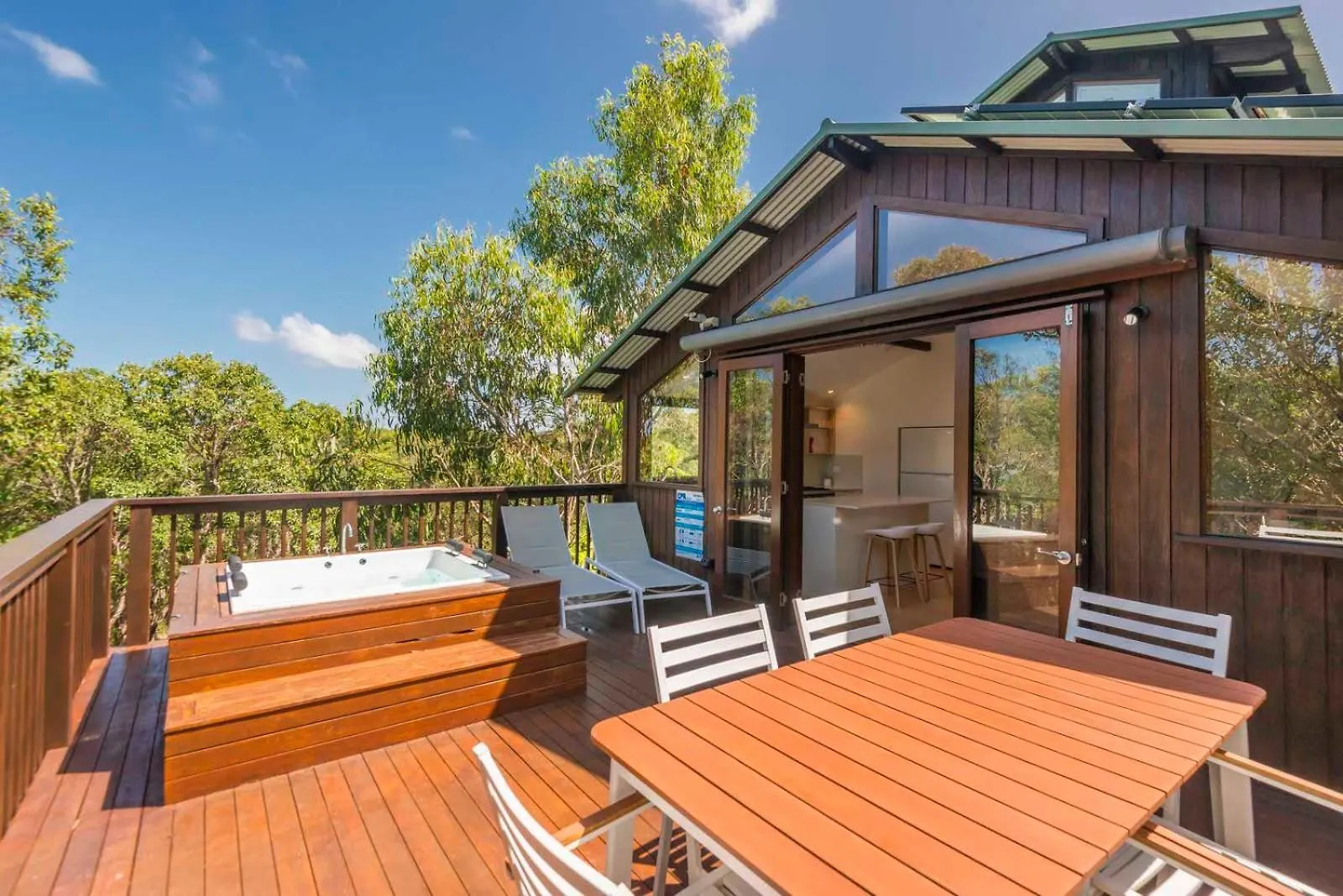 The Oasis Apartments And Treetop Houses Byron Bay
